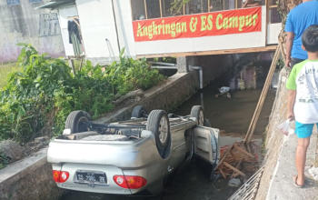 Mobil Corolla Kecelakaan di Ketandan Patalan Jetis Bantul