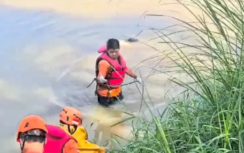 Penemuan mayat di Sungai Bengawan Madiun, Kota Madiun, Jawa Timur